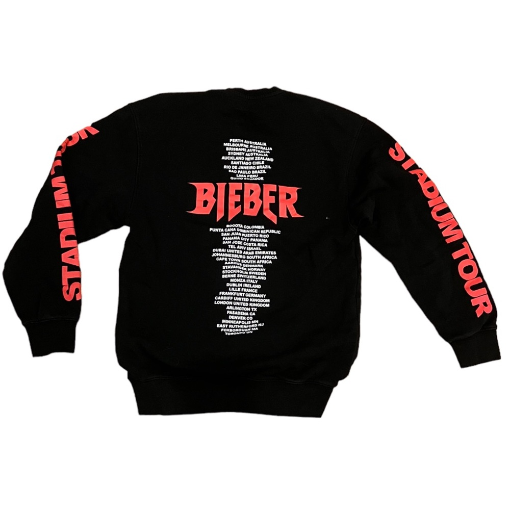 2017 Team Bieber Stadium Tour Crewneck Sweatshirt Black Red Small AS IS W/ HOLE